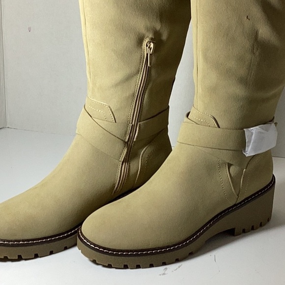 Tan Knee-High Women's Boots MIA

Kathleen - Picture 12 of 15